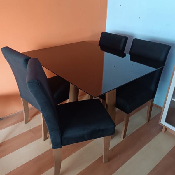 MESA MDF COM 4 CADEIRAS